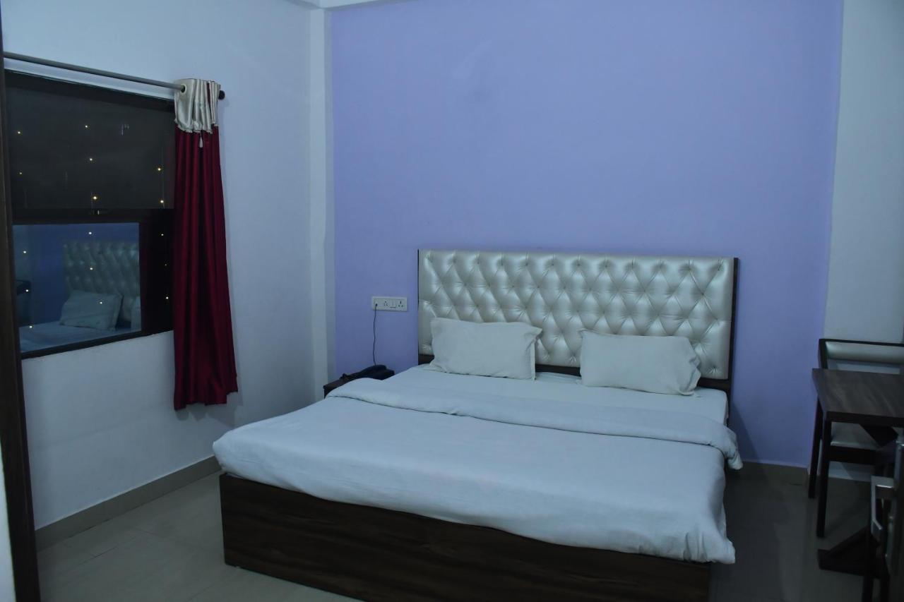 Hotel Awadh Palace Sahjanwa Exteriér fotografie