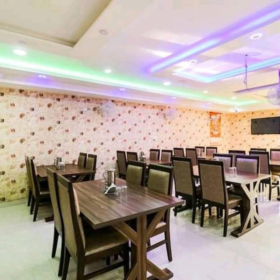 Hotel Awadh Palace Sahjanwa Exteriér fotografie